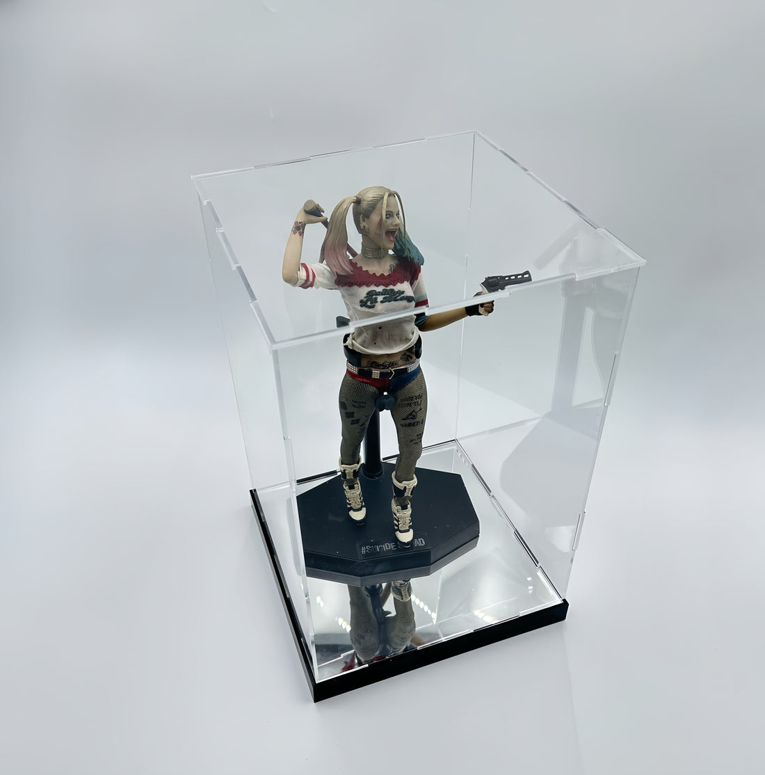 黑色地台亞加力膠展示盒（多款SZIE可選 acrylic display case 模型高達手辦美少女公仔hottoys玩具防塵收藏箱display box